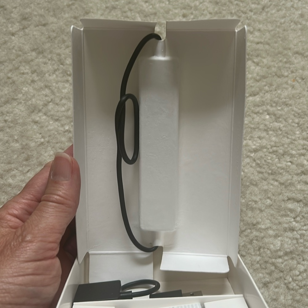 Microsoft Wireless Display Adapter - Picture 5 of 12